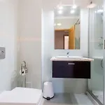 Sea Breeze 아파트 *