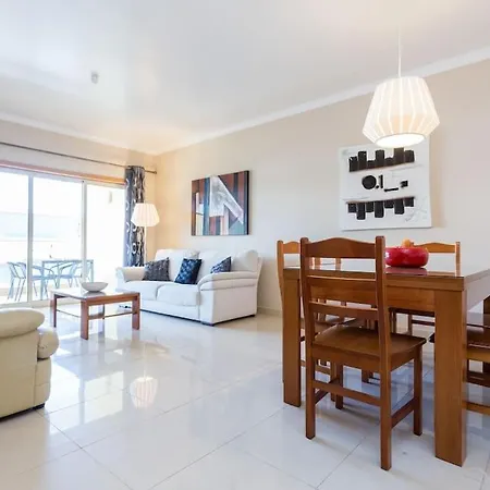 Sea Breeze Apartment